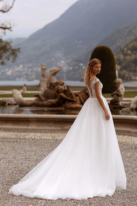 1022-2-Lady-Di-Bride-wedding-dress