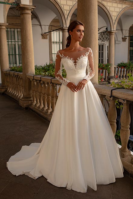 931-1-Wedding-dress-Lady-Di-Bride-1